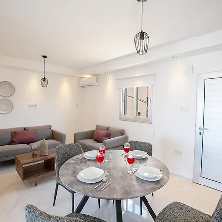 You Will Love This Luxury 2 Bedroom Holiday In With Private Pool 1381 Apartament *